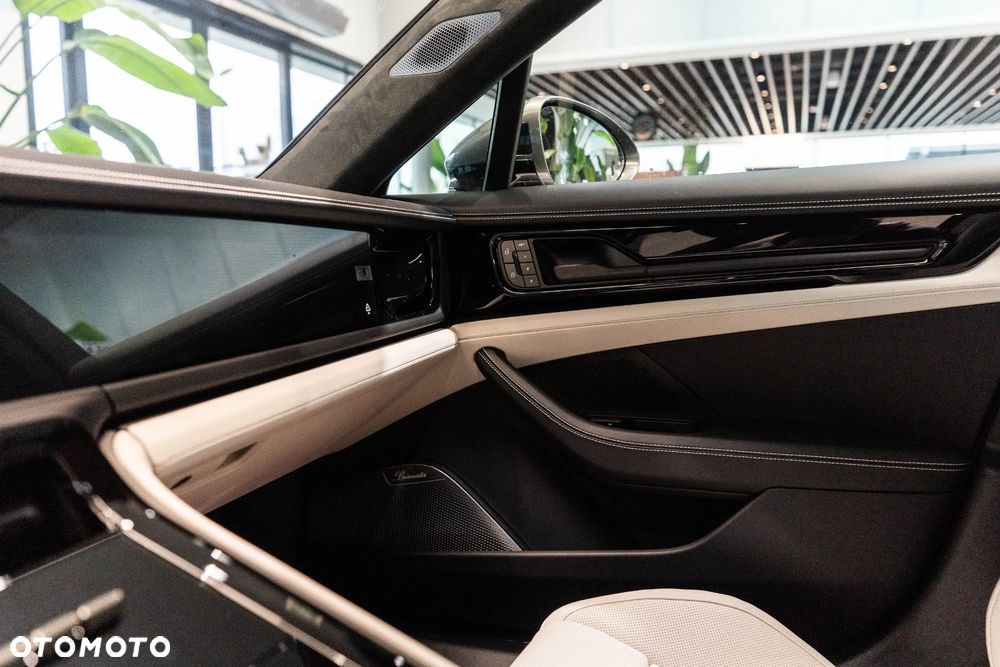 Porsche Panamera Turbo S E-Hybrid PHEV - 22