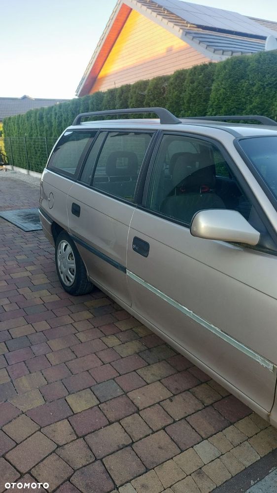 Opel Astra 1.6 16V 100 - 19