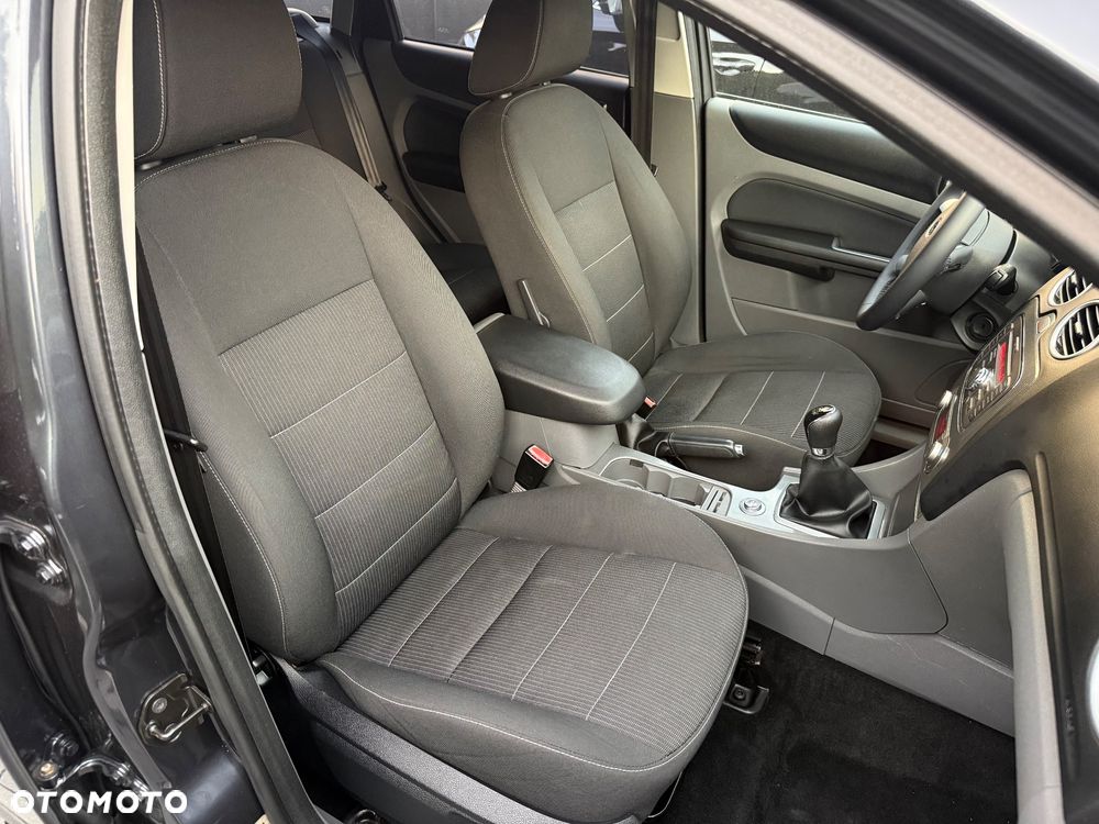 Ford Focus 1.6 Ti-VCT Titanium - 13