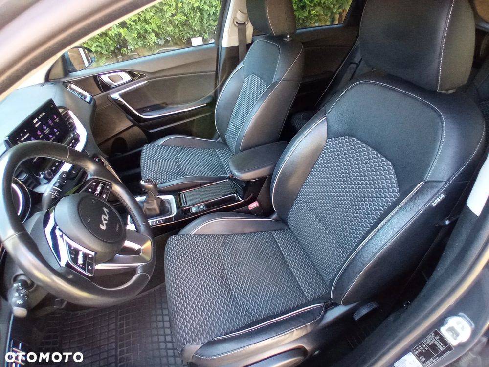 Kia Ceed 1.5 T-GDI L Business Line Plus - 24