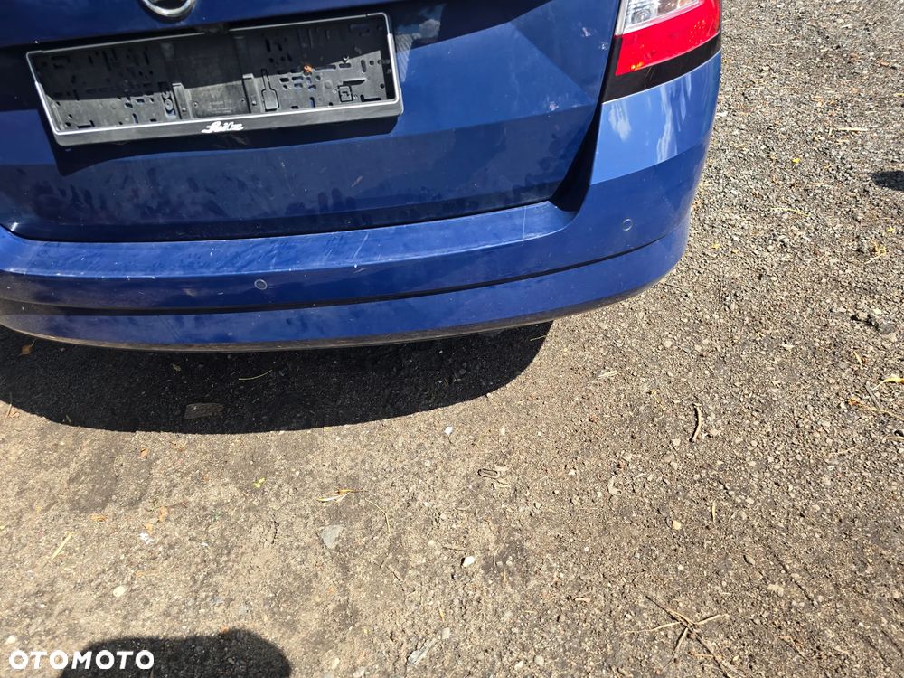Zderzak tył skoda Fabia III kombi  w kolorze LF5A - 3