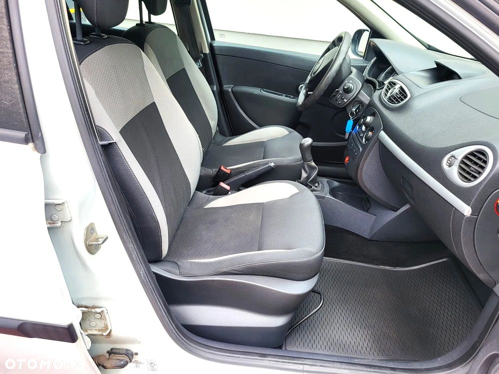 Renault Clio 1.2 16V Alize - 10