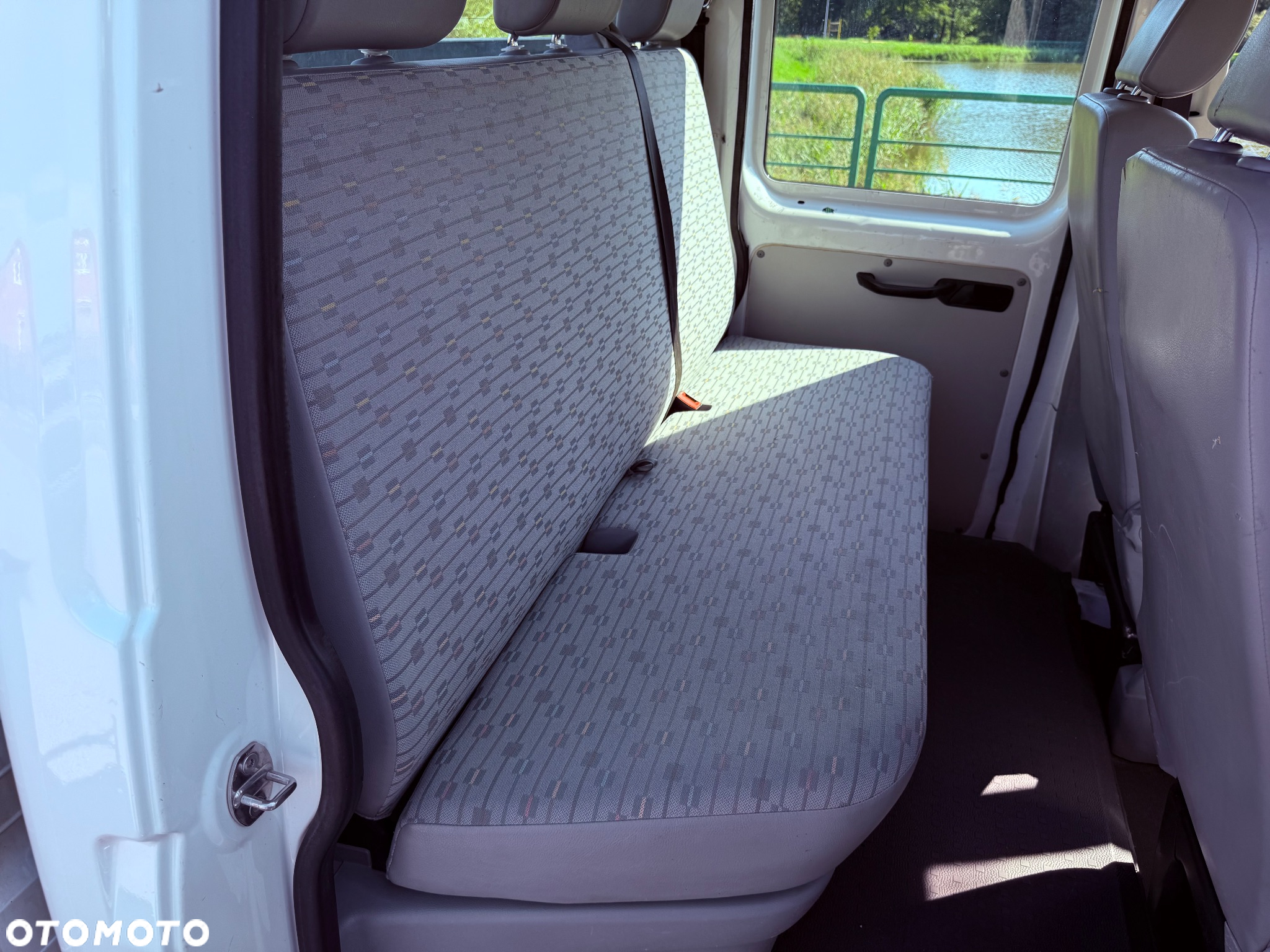 Volkswagen TRANSPORTER T5 2.0TDI CR 102KM - 29