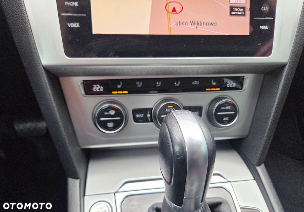 Volkswagen Passat - 13