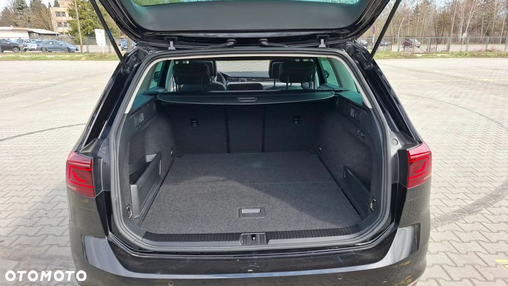 Volkswagen Passat 2.0 TDI SCR DSG Elegance - 18
