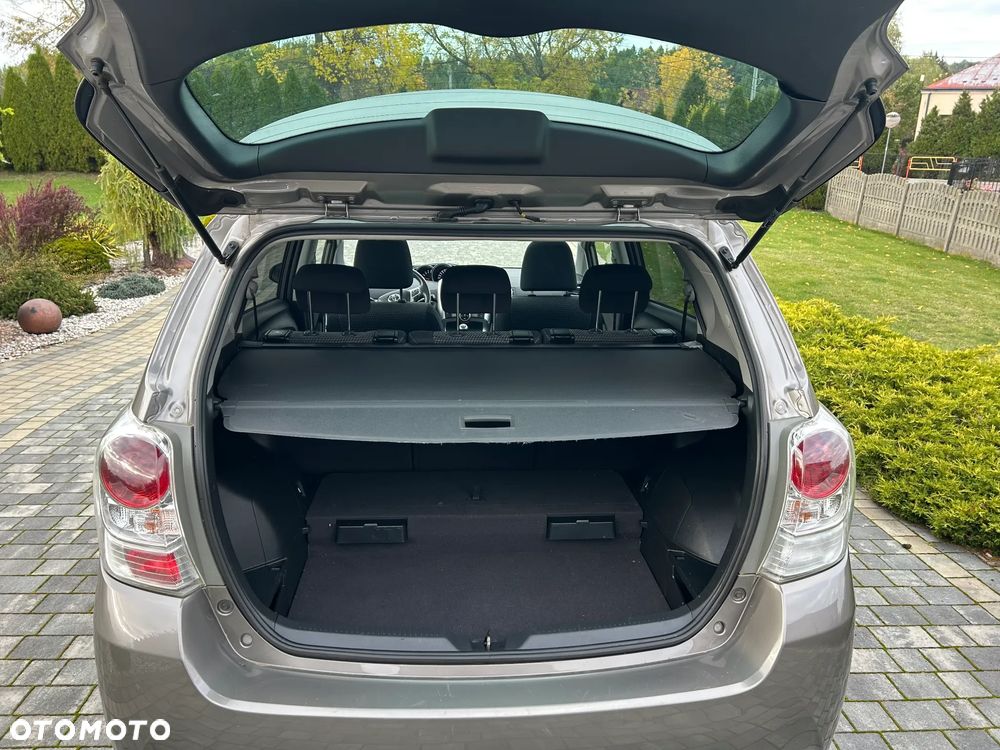 Toyota Verso 1.6 D-4D Prestige - 18