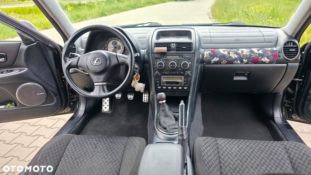 Lexus IS 200 SC Classic - 8