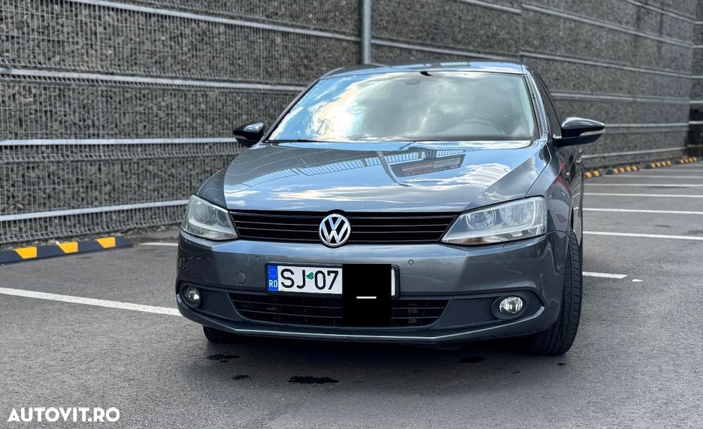 Volkswagen Jetta 2.0 TDI DPF Highline - 8