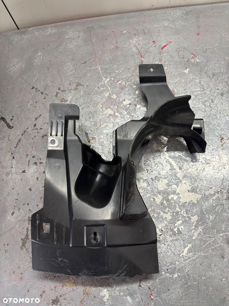 VOLVO XC60 II T8 OSLONA PRAWA CHLAPACZ 32369175 - 3