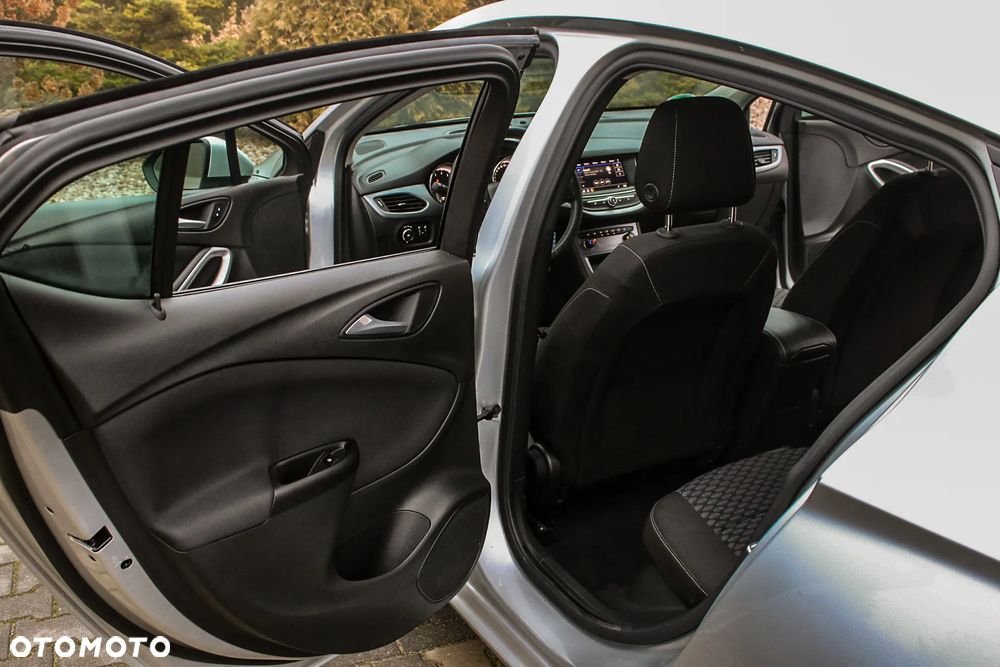 Opel Astra 1.2 Turbo Elegance - 29