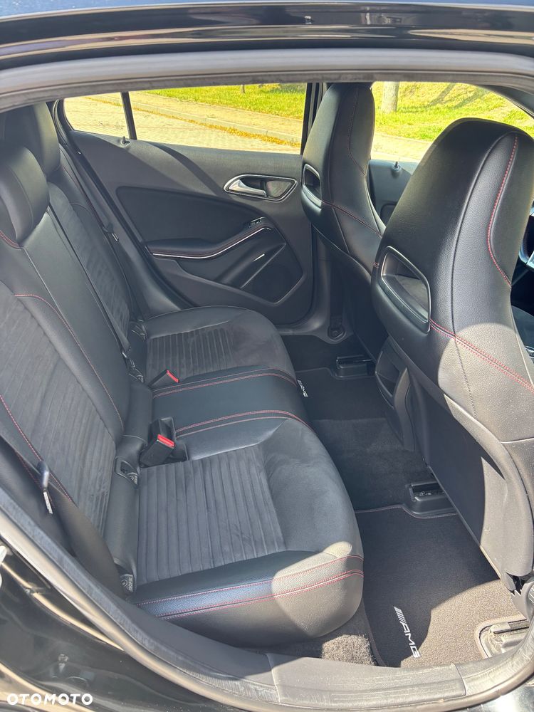 Mercedes-Benz GLA 250 4-Matic - 12