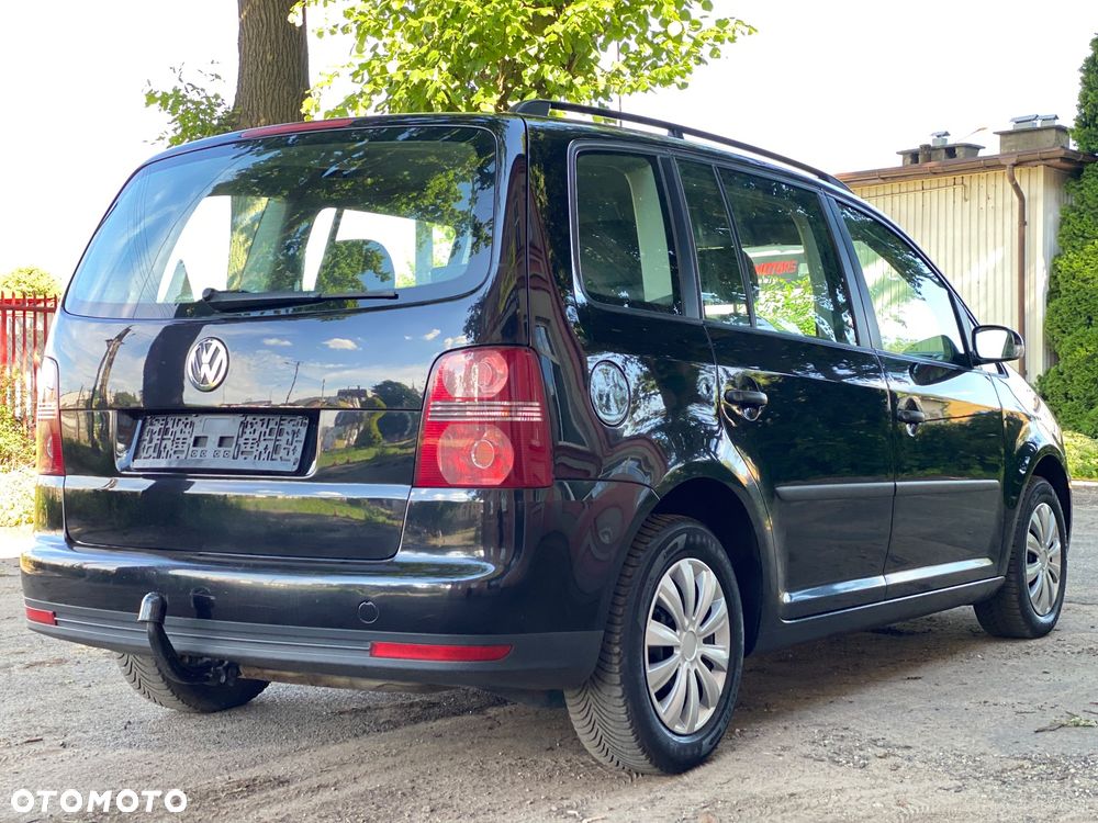 Volkswagen Touran - 9