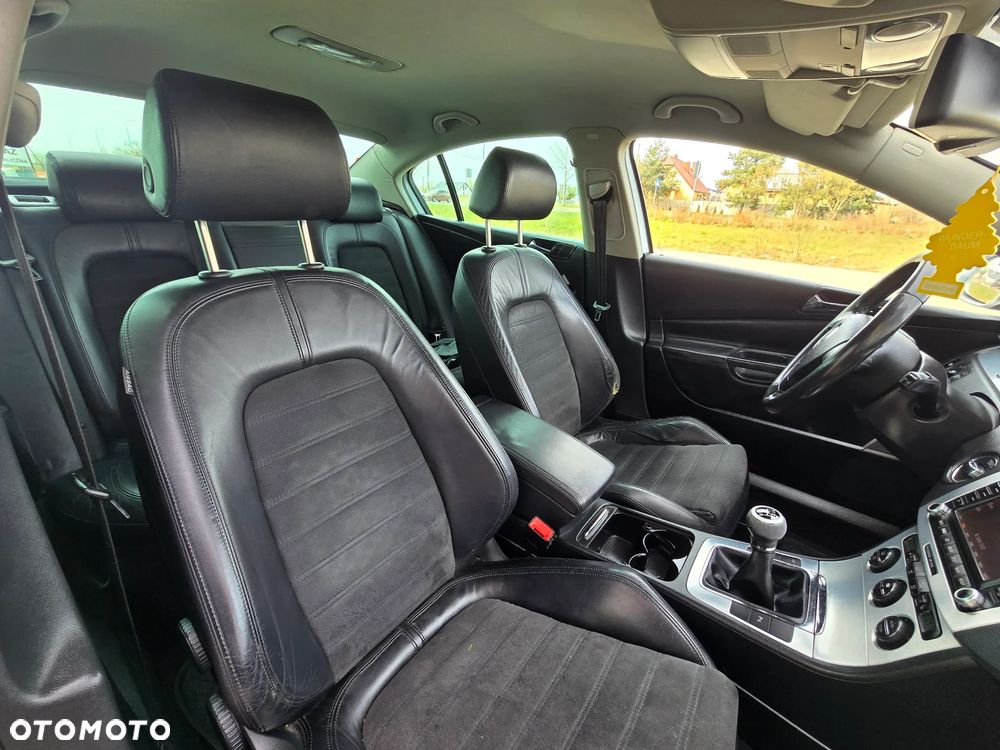 Volkswagen Passat 2.0 TDI Highline - 15