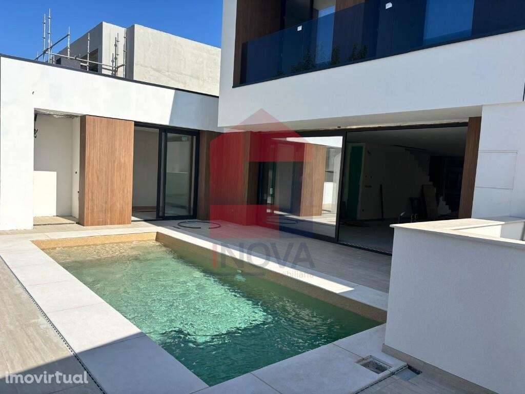 Moradia V4+1 com Piscina, Turiz - Grande imagem: 3/60