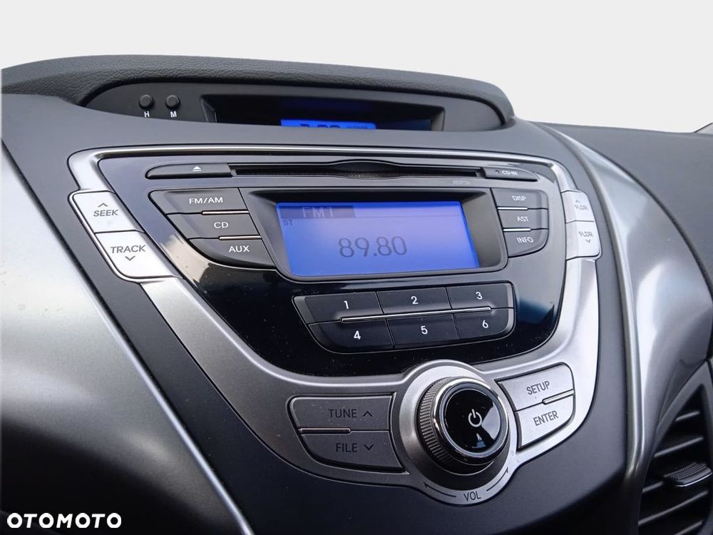 Hyundai Elantra 1.6 Comfort - 19