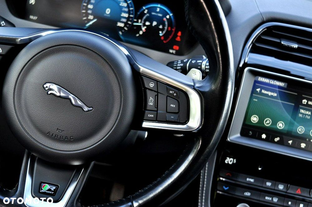 Jaguar F-Pace 2.0 i4D AWD R-Sport - 25