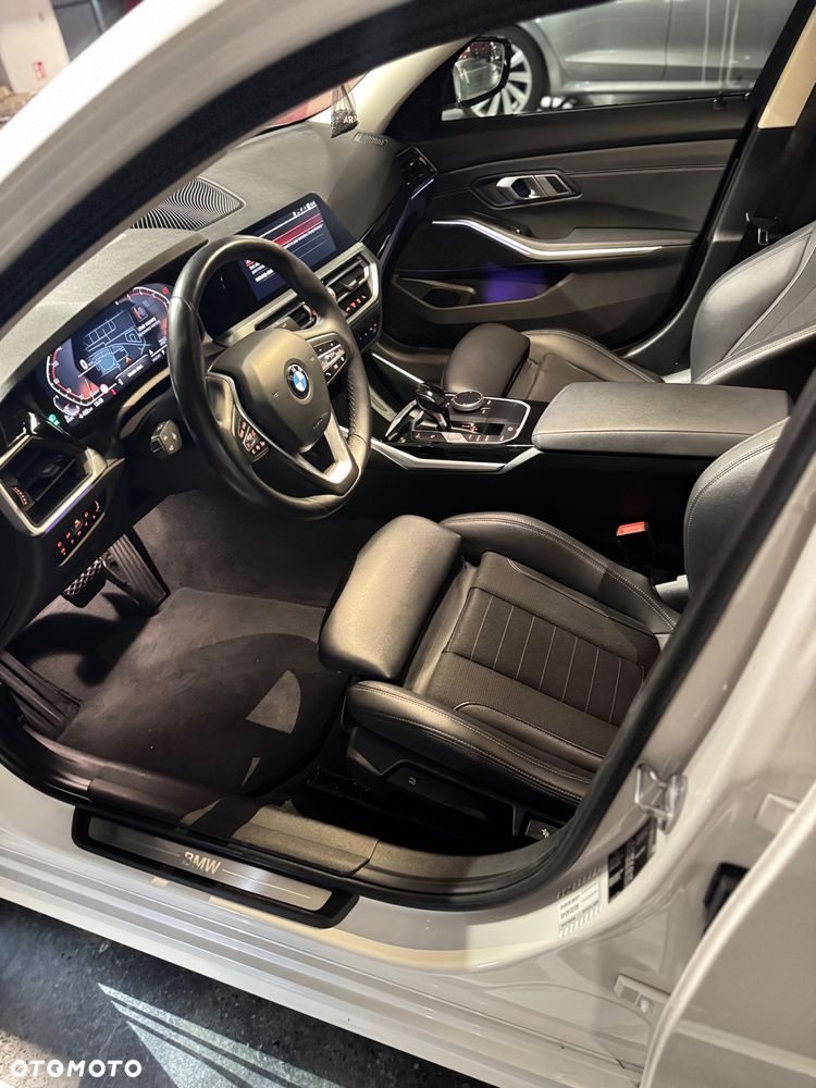 BMW Seria 3 320d - 40