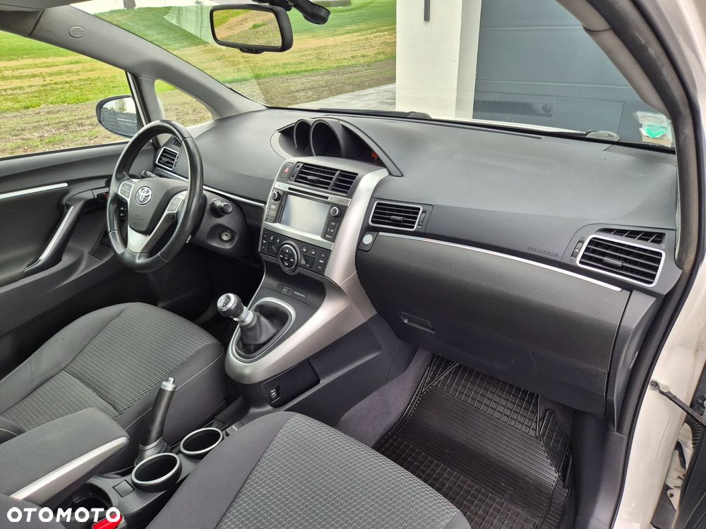 Toyota Verso 1.6 D-4D Premium - 31