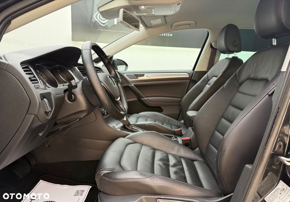 Volkswagen Golf - 24