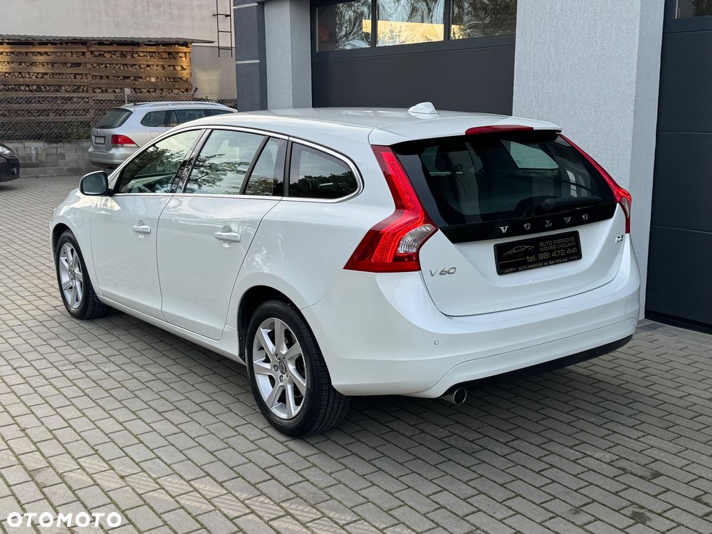 Volvo V60 D3 Momentum - 14