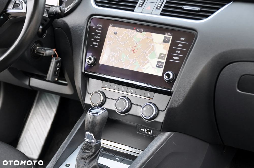 Skoda Octavia 2.0 TDI Elegance DSG - 26