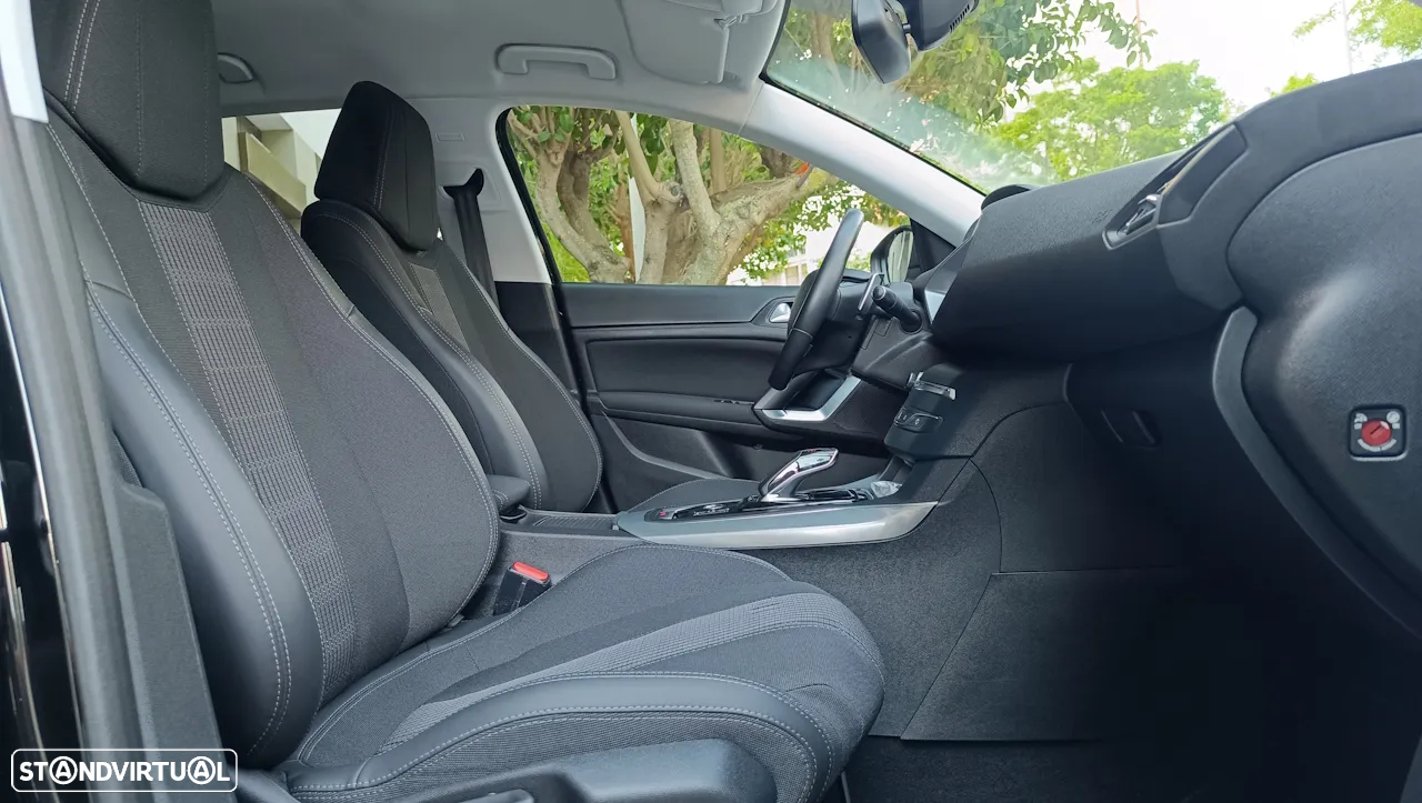 Peugeot 308 1.2 PureTech Allure EAT8 - 19