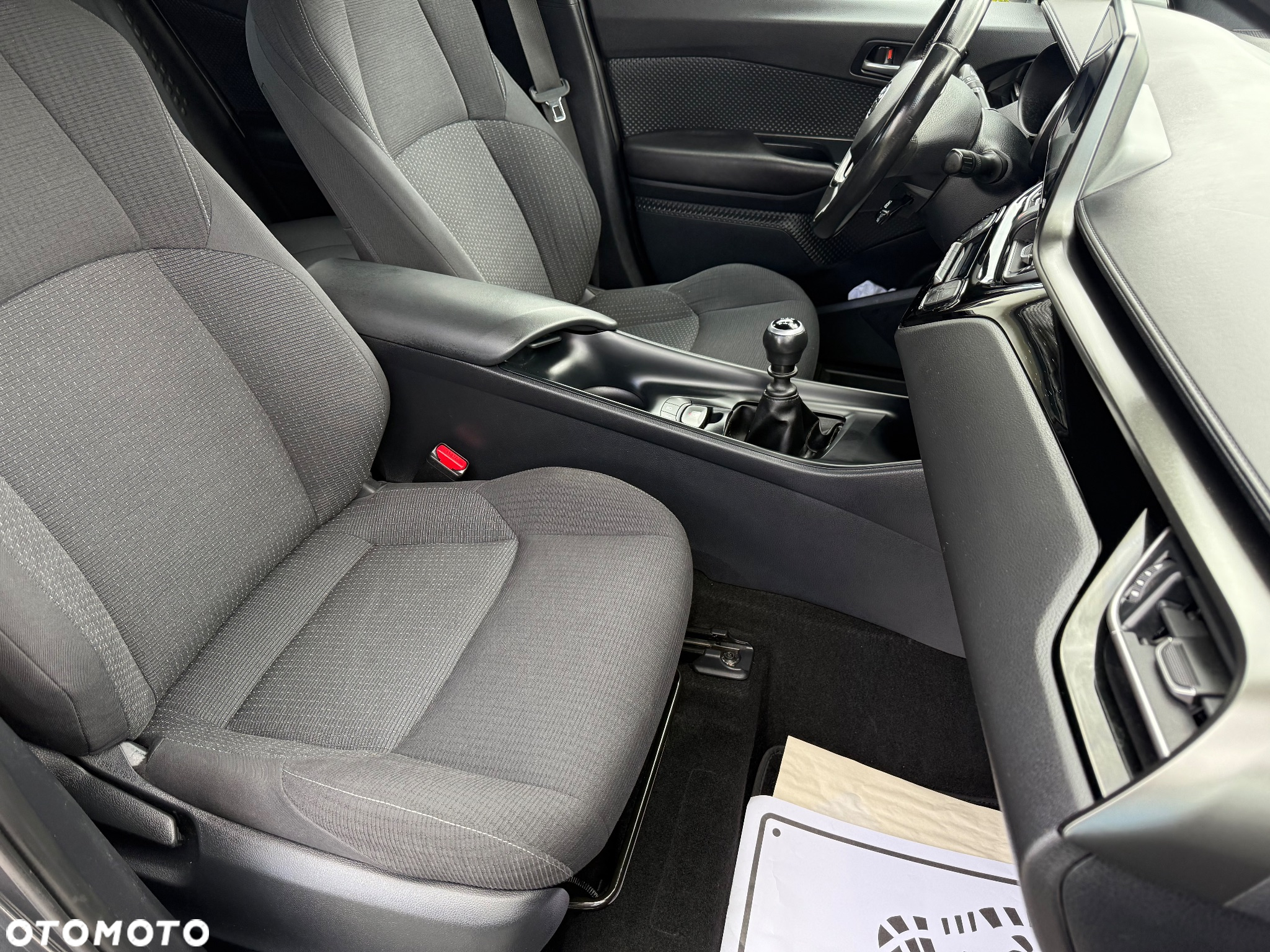 Toyota C-HR 1.2 Turbo Flow - 13