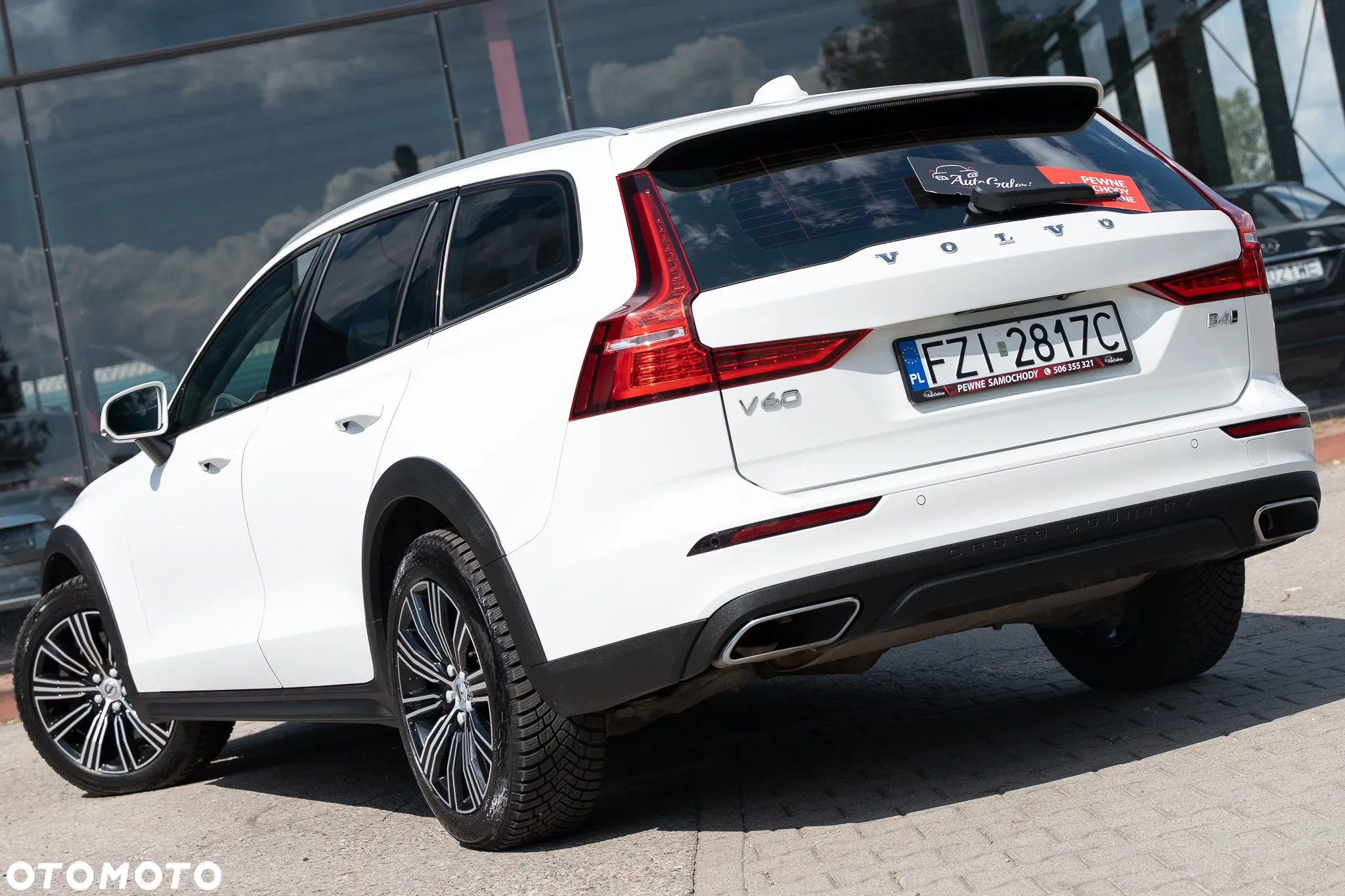 Volvo V60 Cross Country B4 D AWD Geartronic Pro - 12