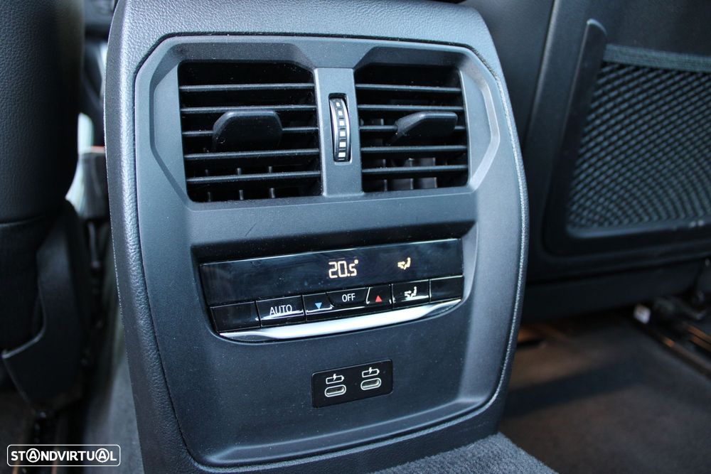 BMW 320 e Pack M Auto - 31