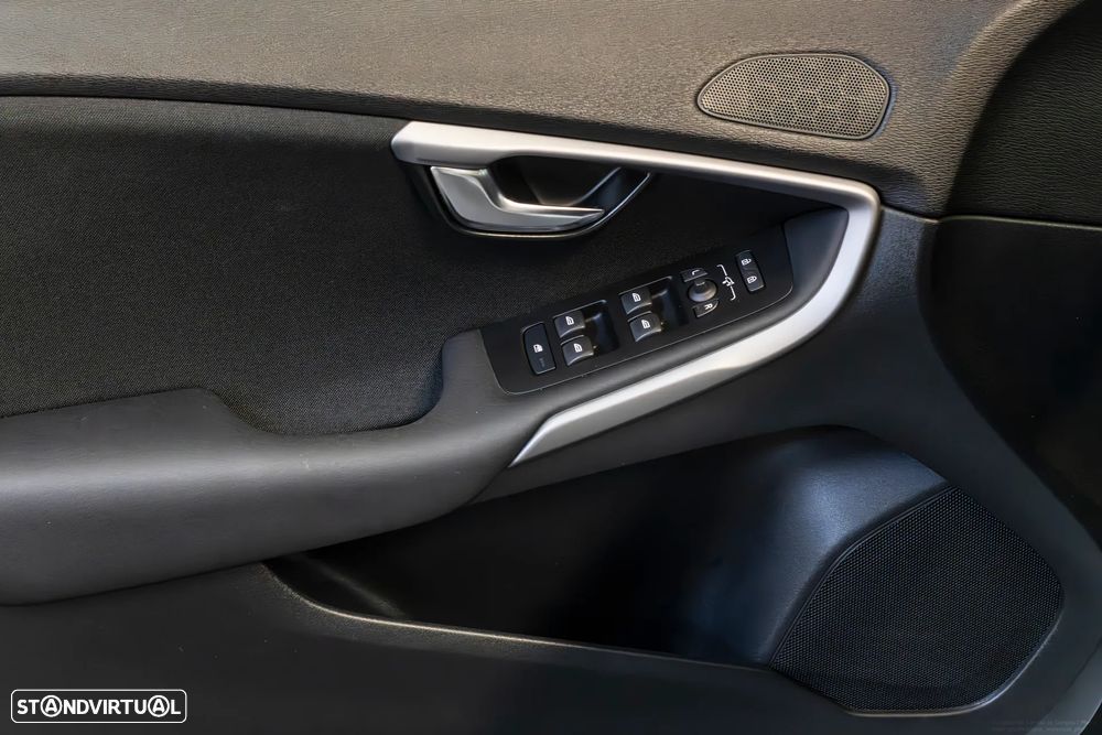 Volvo V40 2.0 D3 Kinetic - 22