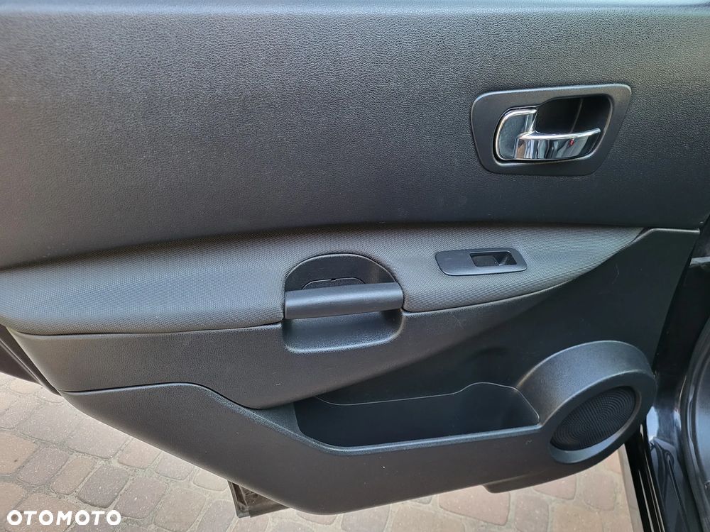 Nissan Qashqai+2 2.0 visia - 14