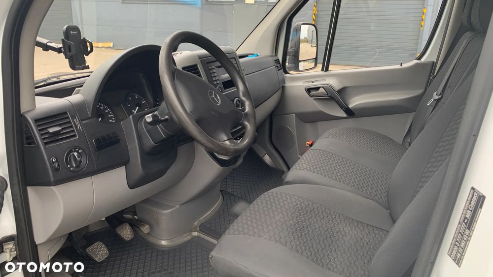 Mercedes-Benz Sprinter - 20
