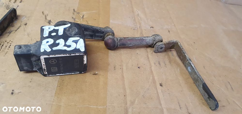 Czujnik poziomowania świateł XENON Mercedes R-Klasa W251 A0105427717 - 4