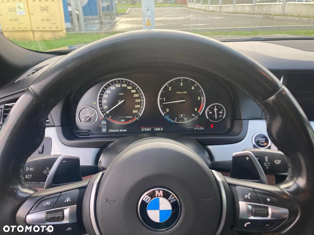 BMW Seria 5 530d xDrive Touring Sport-Aut - 11