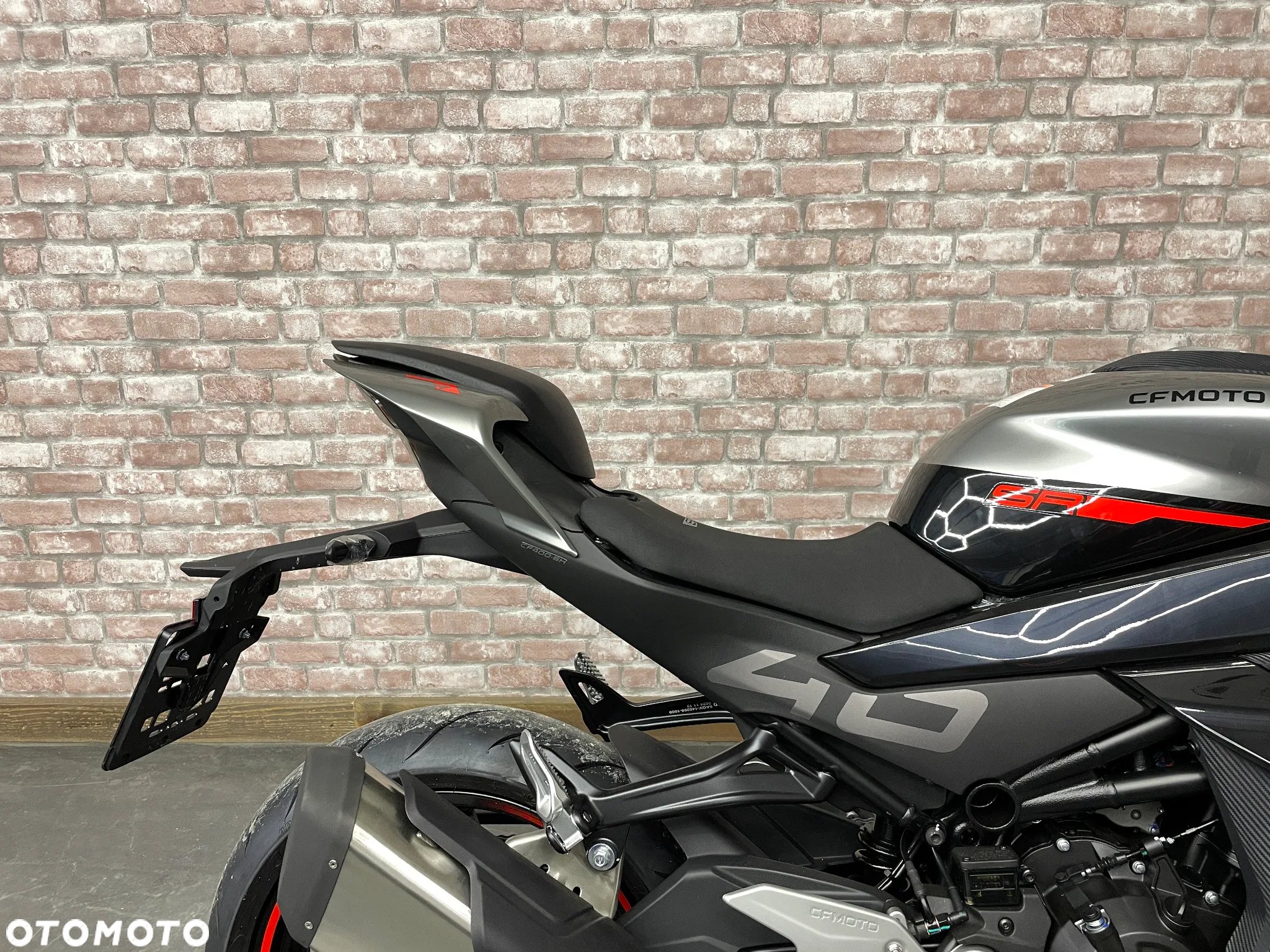 CFMoto SR - 11