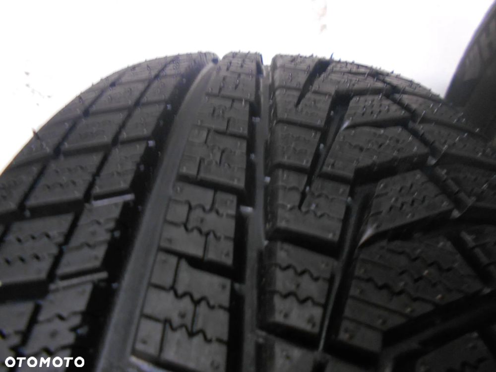 OPONY  215/65r17 Hankook Winter Icept Evo 2 SUV DOT 3819 /  3817 8,2MM - 4