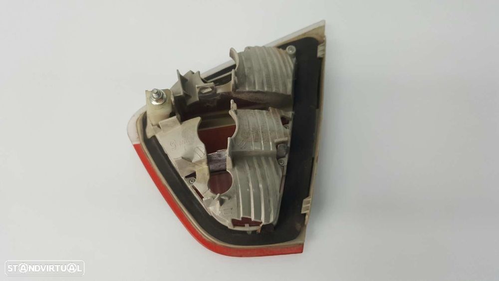 FAROLIM TRASEIRO ESQUERDO BMW SERIE 3 BERLINA (E90) 320D - 3