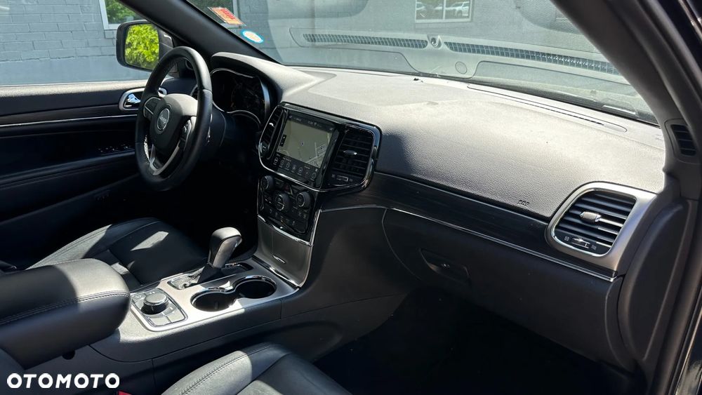 Jeep Grand Cherokee - 14