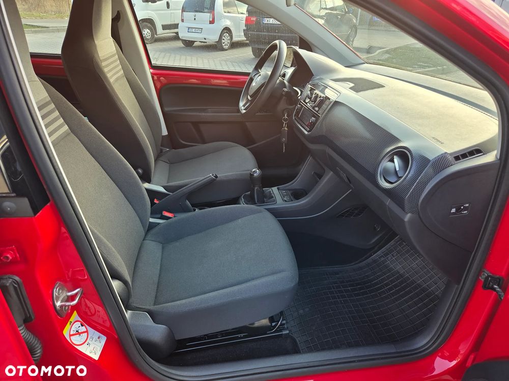 Volkswagen up! street - 13