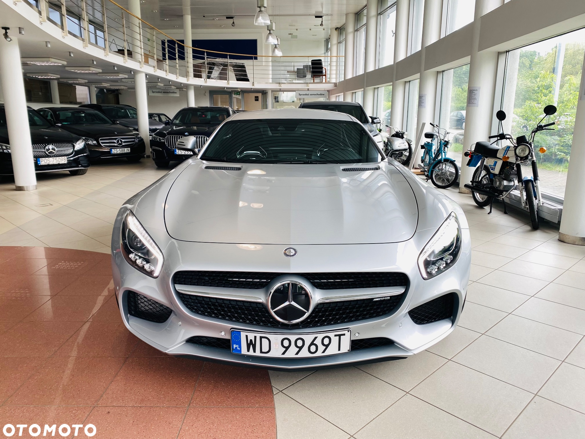 Mercedes-Benz AMG GT Standard - 4