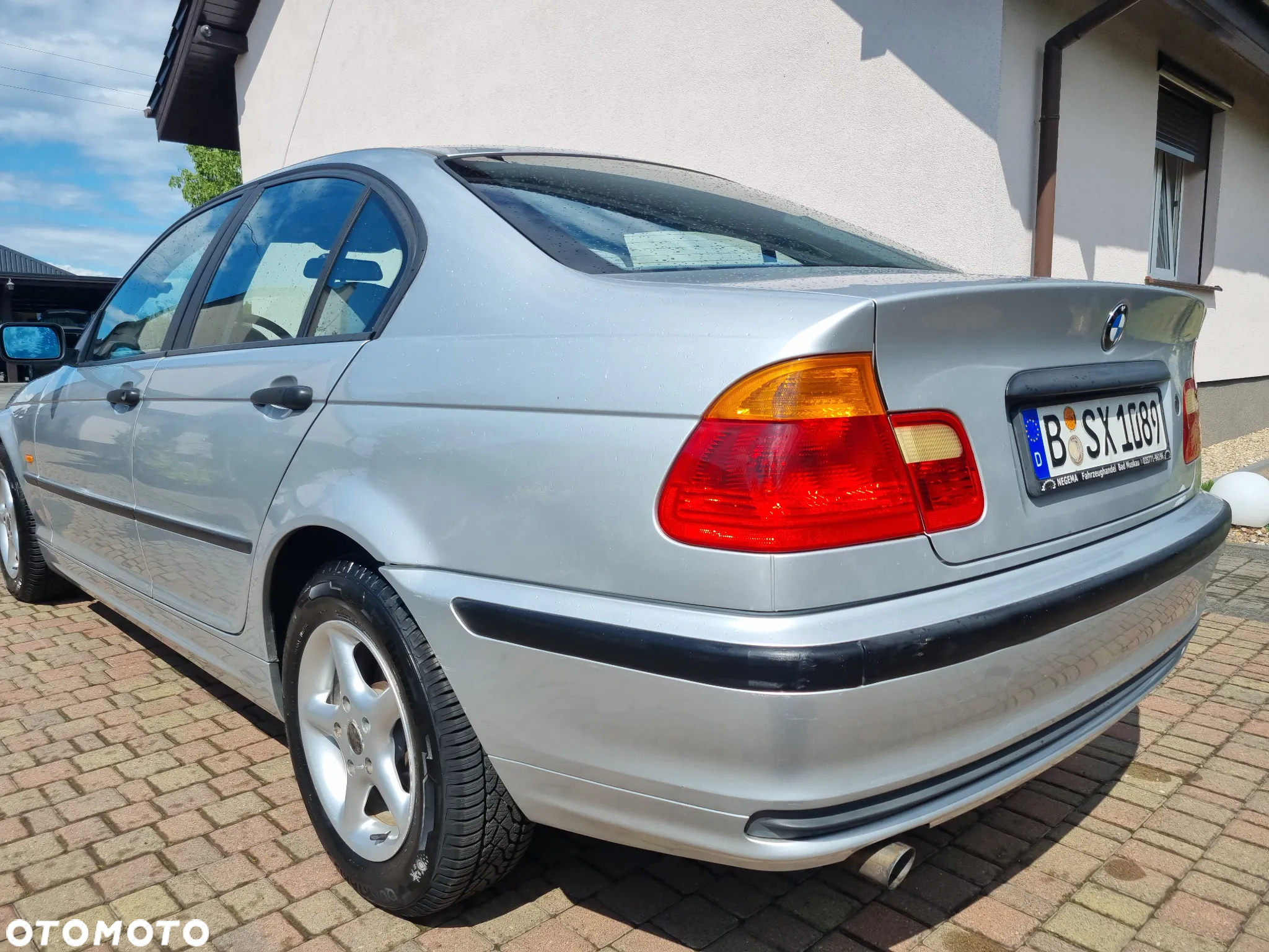 BMW Seria 3 318i - 4