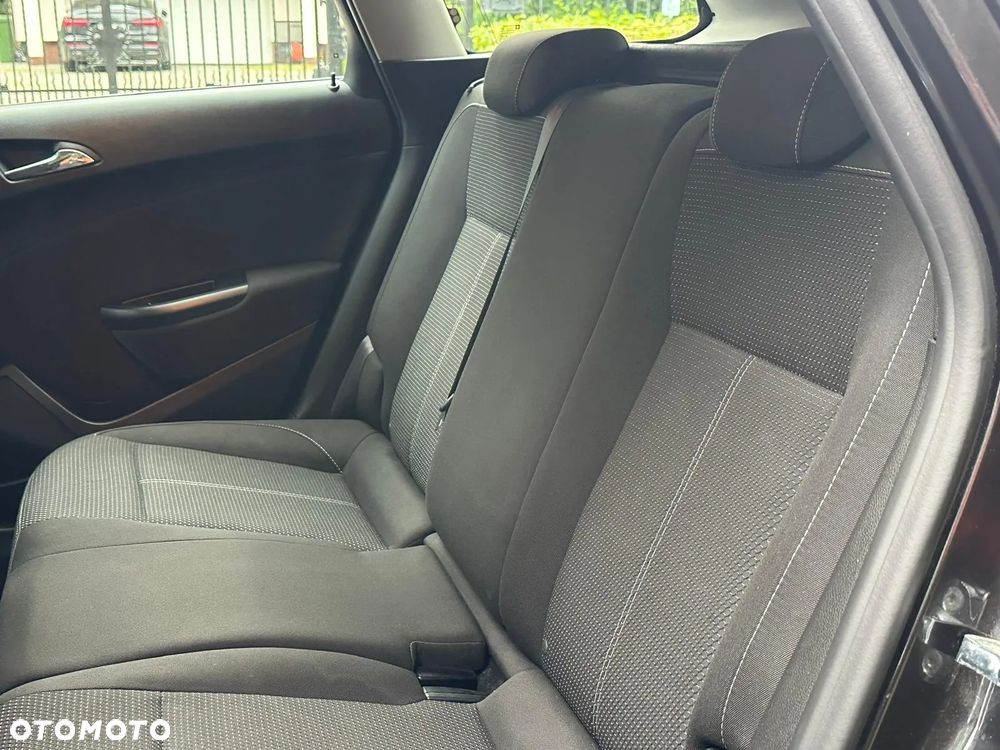 Opel Astra V 1.6 CDTI Dynamic - 17
