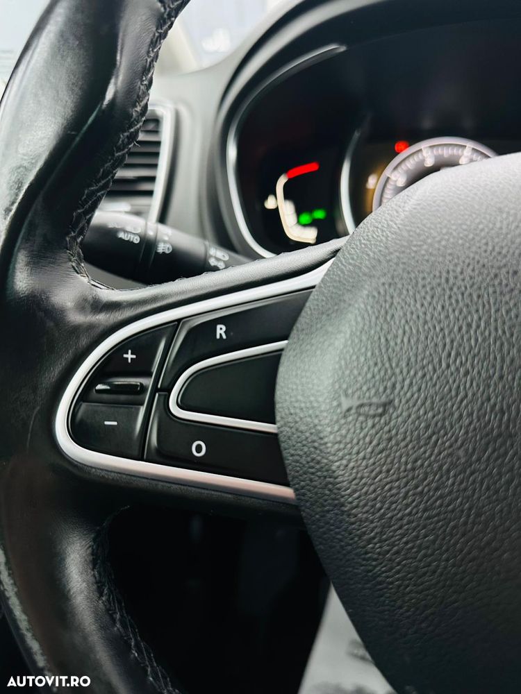 Renault Scenic ENERGY TCe 130 INTENS - 32