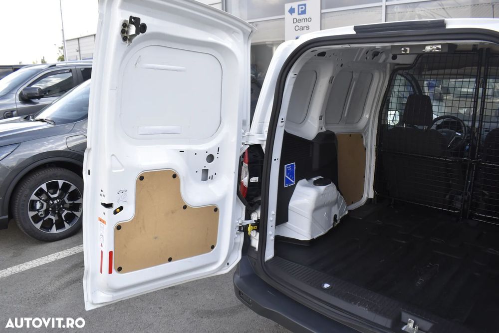 Ford Transit Courier - 9