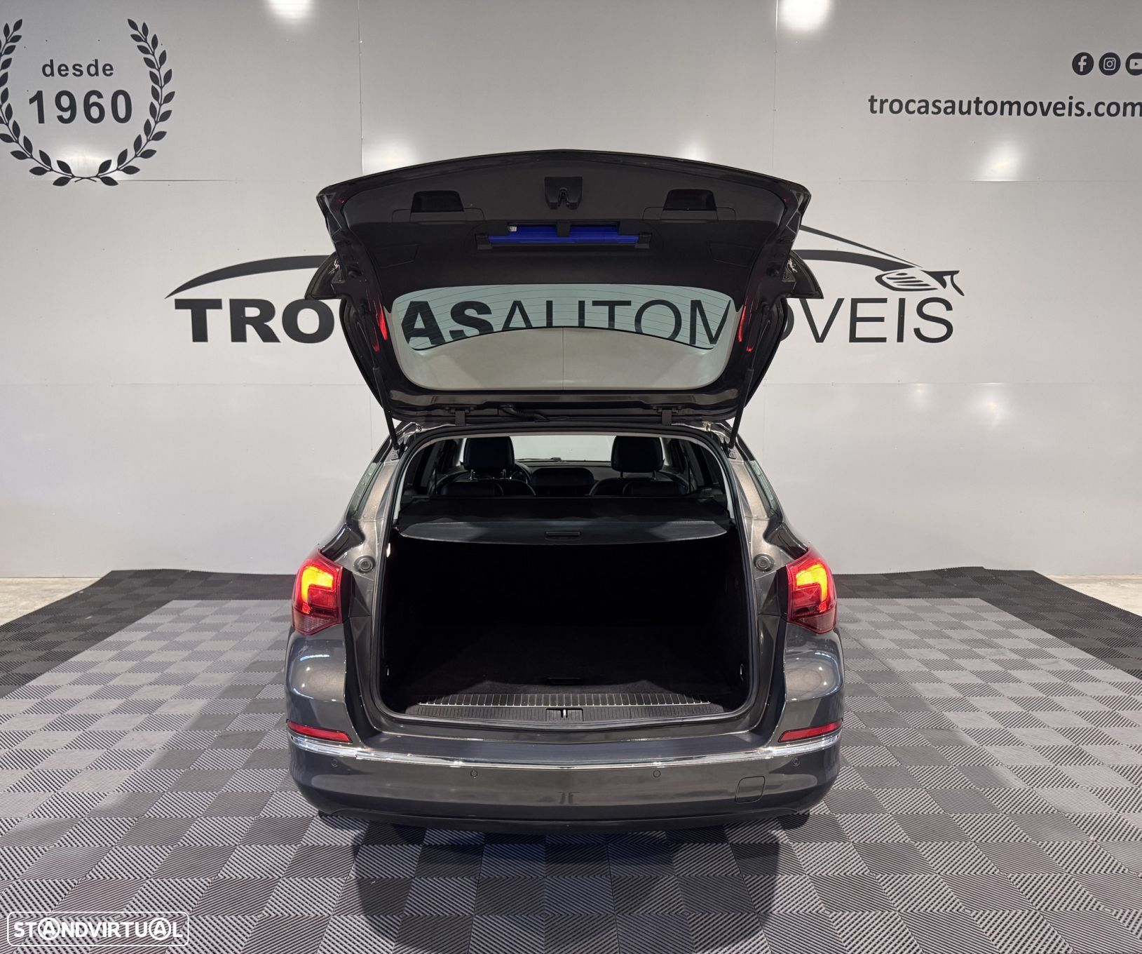 Opel Astra Sports Tourer 1.6 CDTi Executive S/S - 9