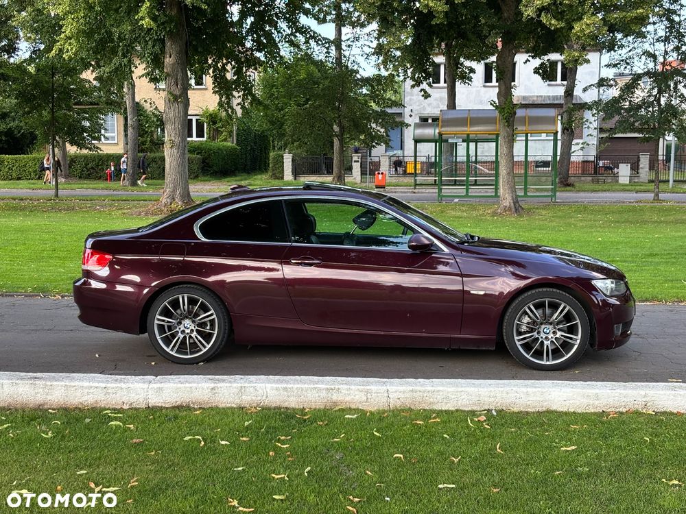 BMW Seria 3 325xi Coupe - 8