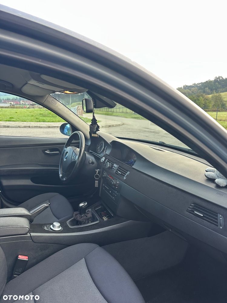 BMW Seria 3 320i - 2