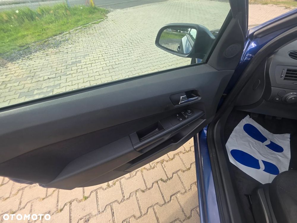 Opel Astra 1.6 Enjoy - 10