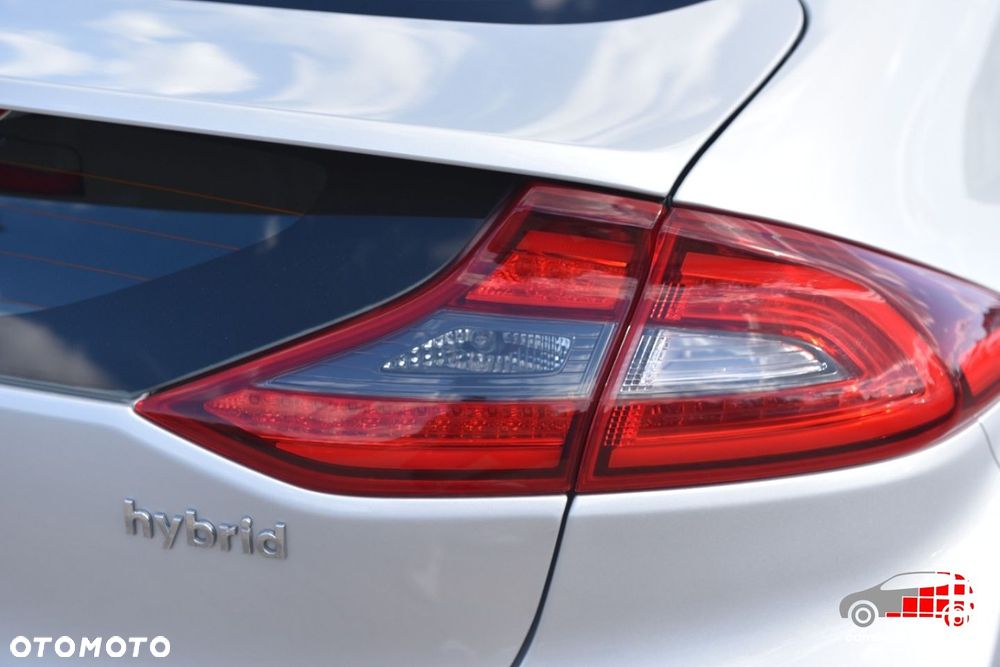 Hyundai IONIQ - 14