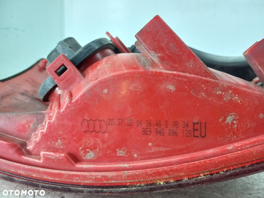 LAMPA TYLNA PRAWA AUDI A4 B6 8E994509612S KOMBI - 2